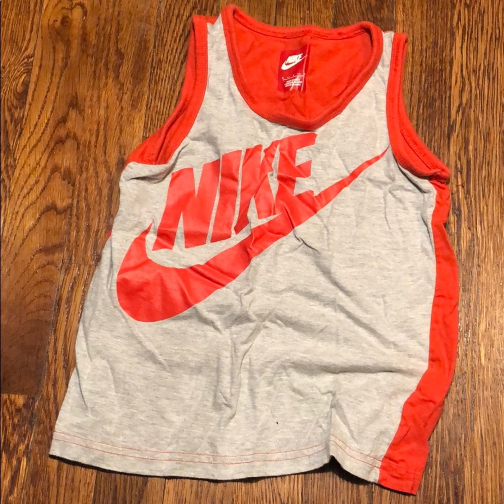 Nike tank top! Boys size 6, great condition!
